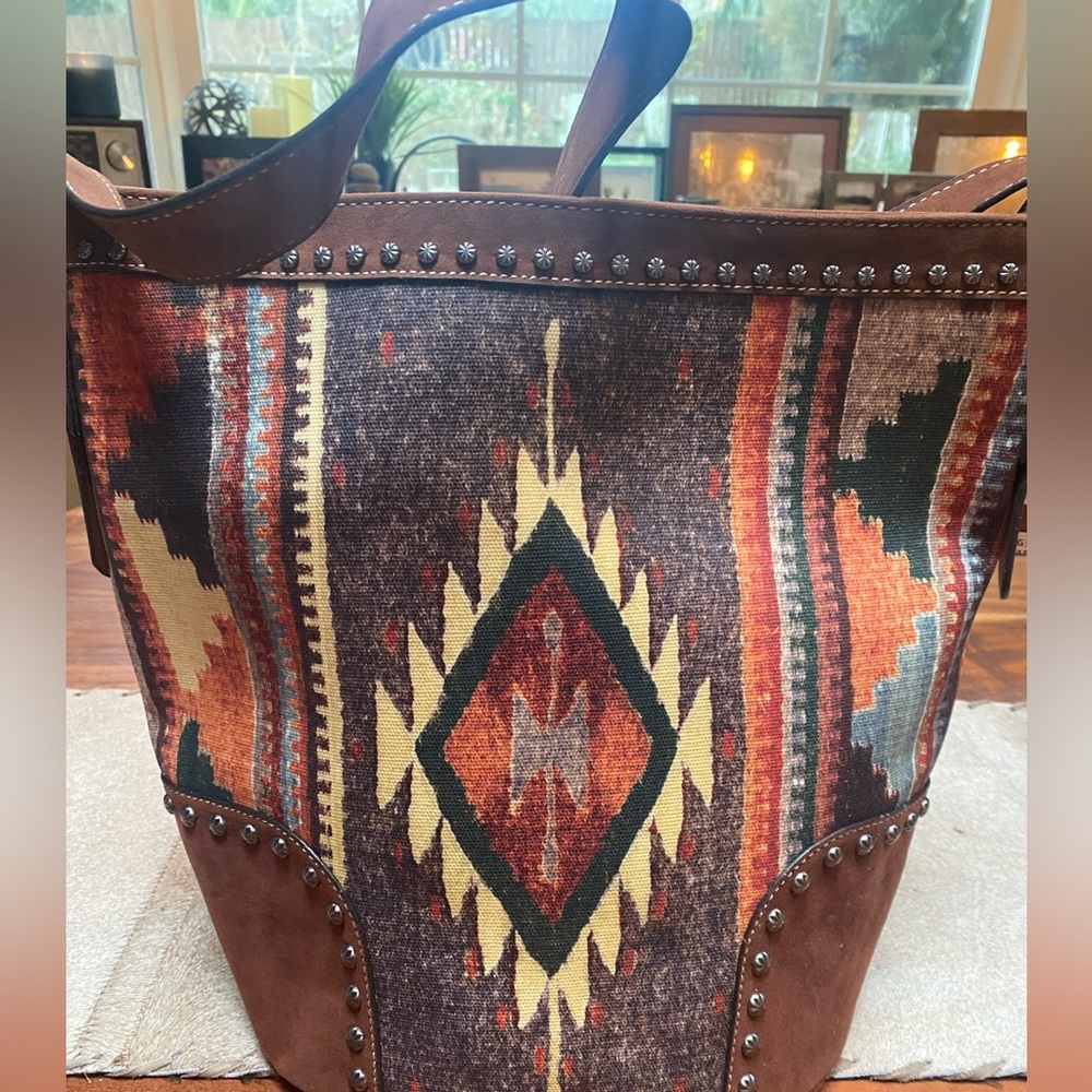 Nocona purse/shoulder bag.